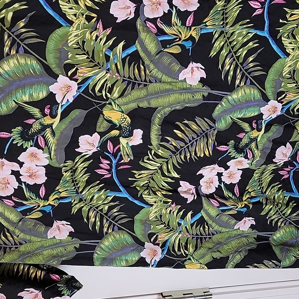 H&M Tropical T-Shirt Short sleeve XL New Black Green Pink Birds Flowers - Picture 2 of 4